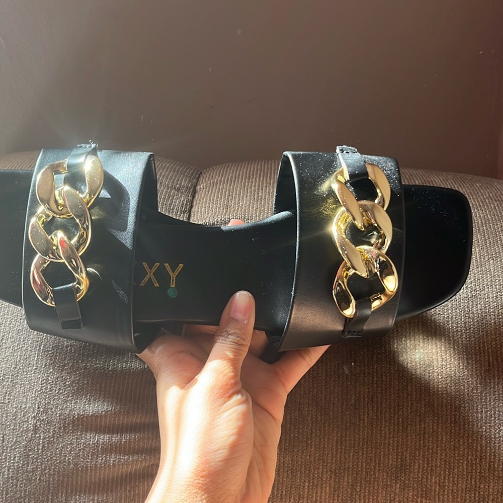 Black and Golden flats